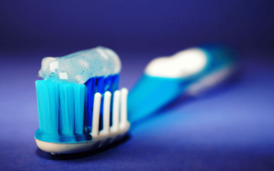 El cepillo dental debe cambiarse cada tres meses.